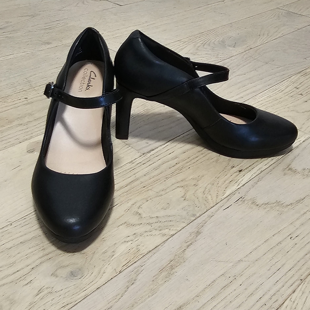 Black Clarks Ambyr Mary Jane Heels Size 9